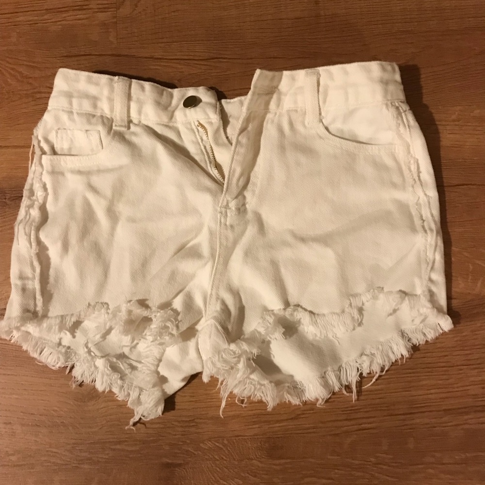 ❤️White shorts